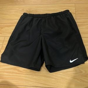 Men's Brief-Lined Running Shorts
Nike Challenger